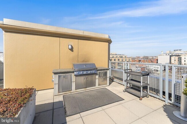 Building Photo - 1529 14th St NW