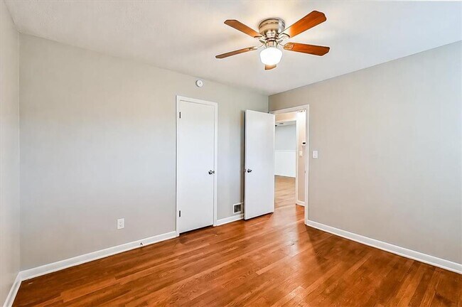 Building Photo - 1076 Vonda Ln SW