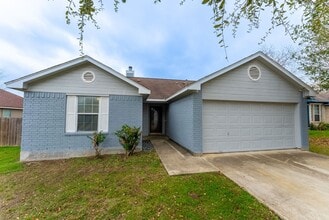 Building Photo - Modern Elegance Beckons: Unveil Your Dream Home in Kyle, TX!