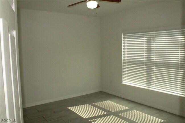 Building Photo - 912 SW 39th Terrace