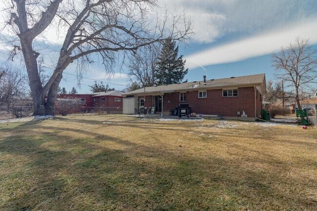 Building Photo - 760 39th St