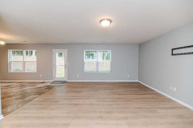 Building Photo - 2441 Westgate Dr