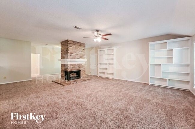 Building Photo - 50 Rockridge Dr