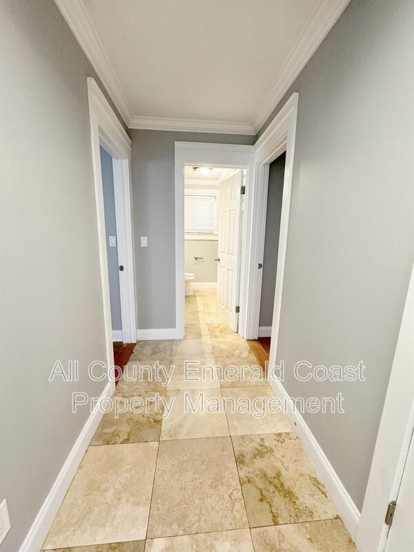 Building Photo - 847 Kell Aire Dr