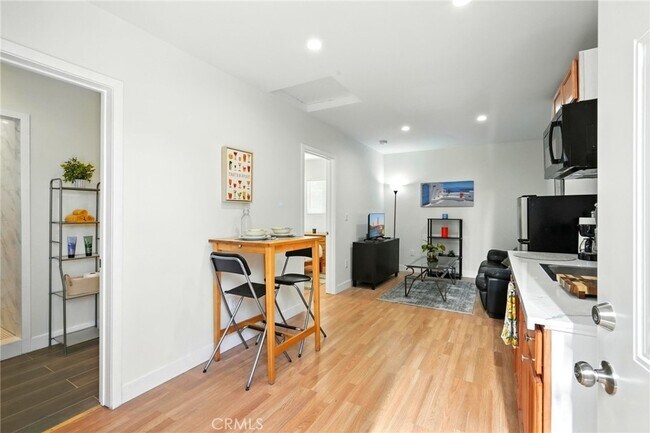 Building Photo - 9221 Swinton Ave