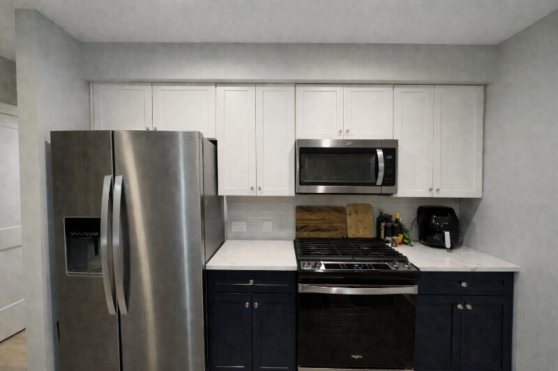 Building Photo - 1535 N Maplewood Ave