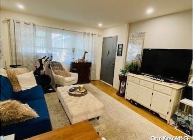 Building Photo - 765 Shore Rd