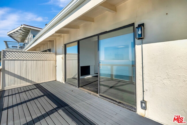 Building Photo - 25330 Malibu Rd