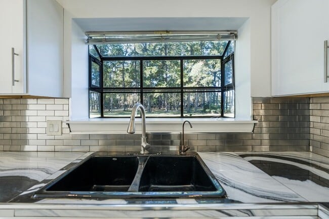 Building Photo - 3203 Golden Willow Dr