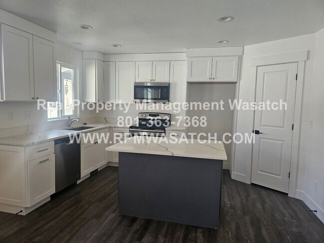 Building Photo - 738 N 160 E