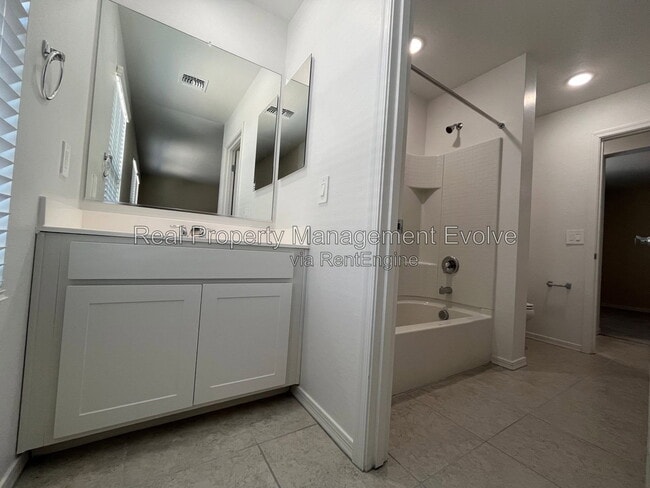 Building Photo - 4617 S 108th Ave