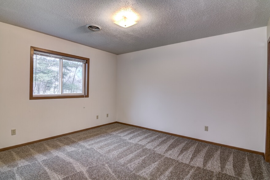 Building Photo - 13127 39th Ave N