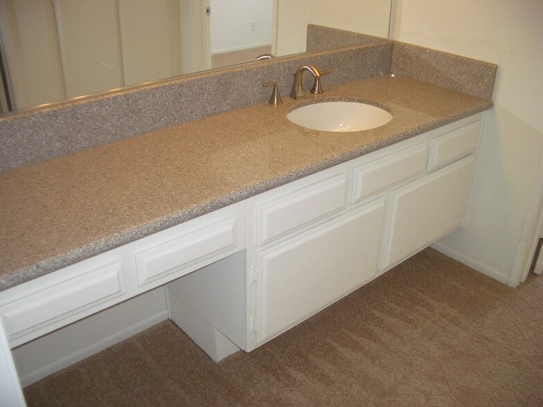 Building Photo - 7211 Cozycroft Ave