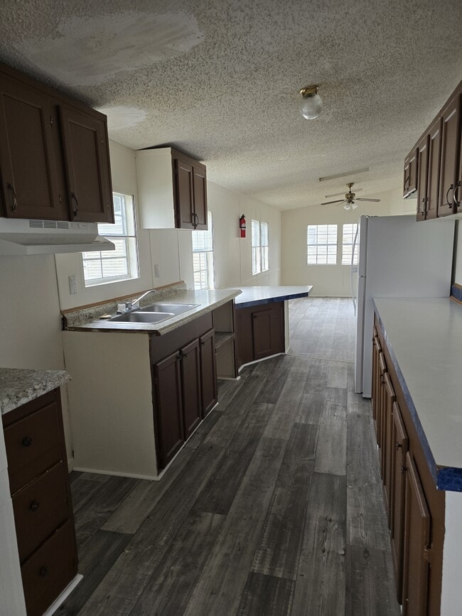 Building Photo - 926 Hollywood Dr