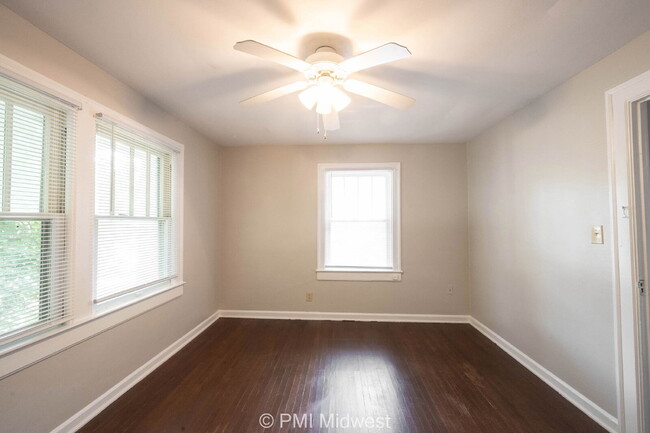 Building Photo - "Charming 3-Bedroom Retreat with Hardwood ...