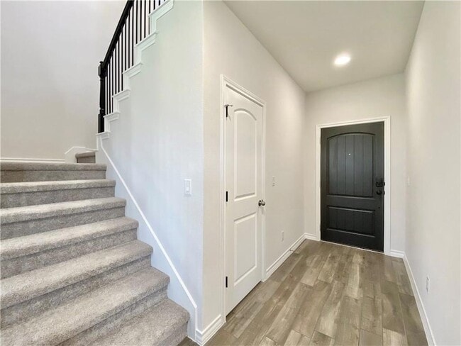 Building Photo - 208 Caisson Trl