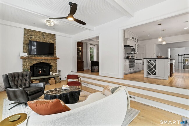 Building Photo - 3 Riverview Rd