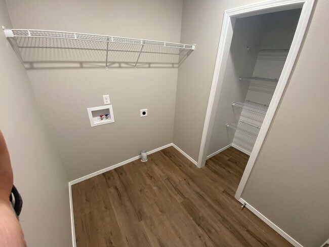 Building Photo - Brand New Home!!