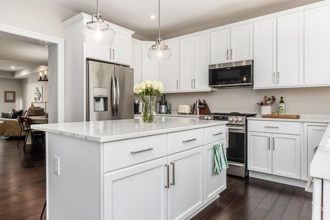 Building Photo - 90 Normandy Ave