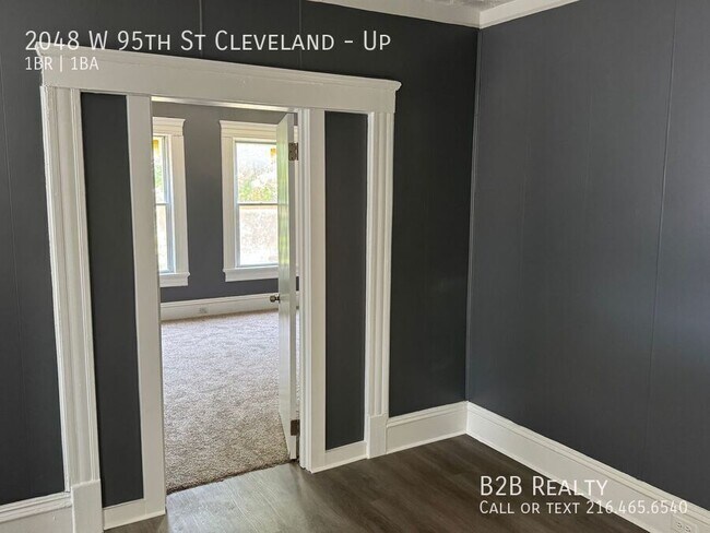 Building Photo - 2048 W 95th St