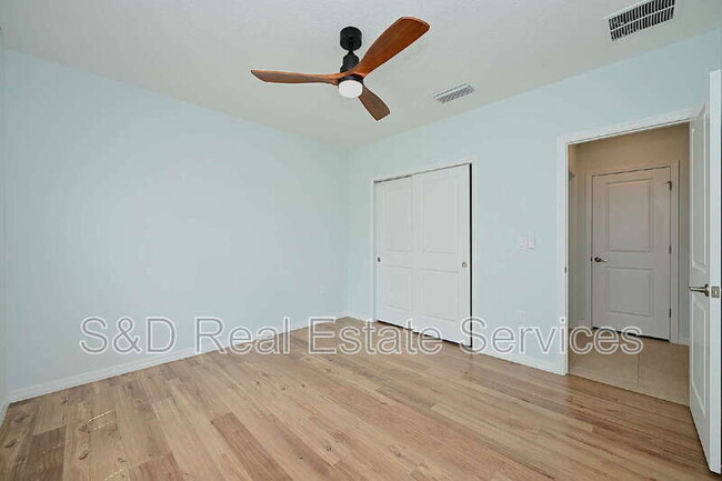 Building Photo - 2028 Rosewood Cir