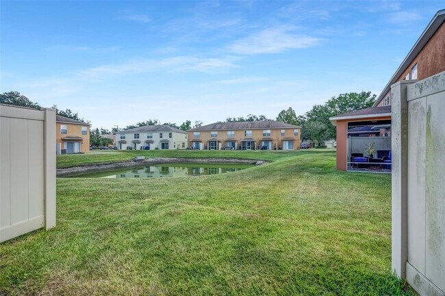 Building Photo - 6928 Hawthorne Trace Ln