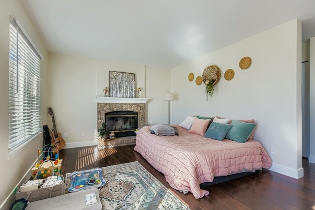 Building Photo - 6276 Nassau Ct