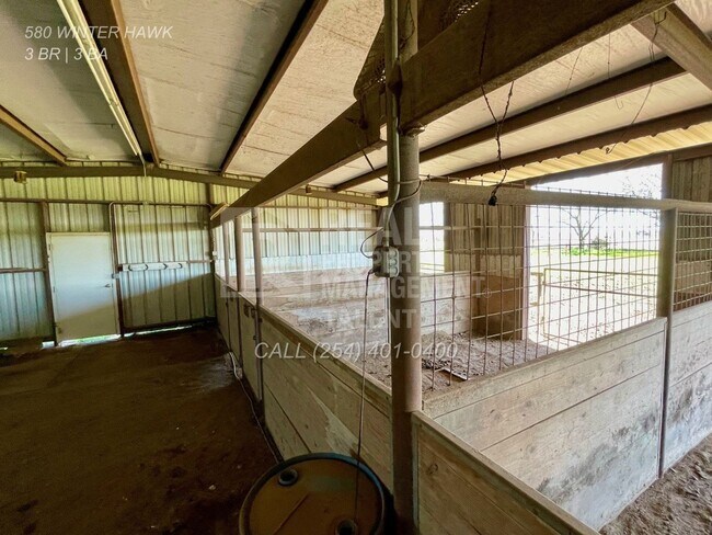Building Photo - 3 Bedroom, 3 Bathroom Ranch Home with Barn...