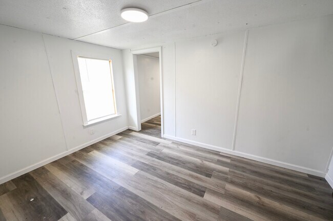 Building Photo - 1594 Dixon Rd