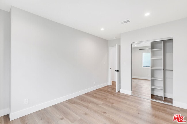 Building Photo - 2034 S Palm Grove Ave