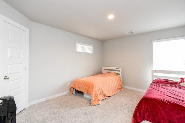 Building Photo - 2222 Emerald Diamond Ct