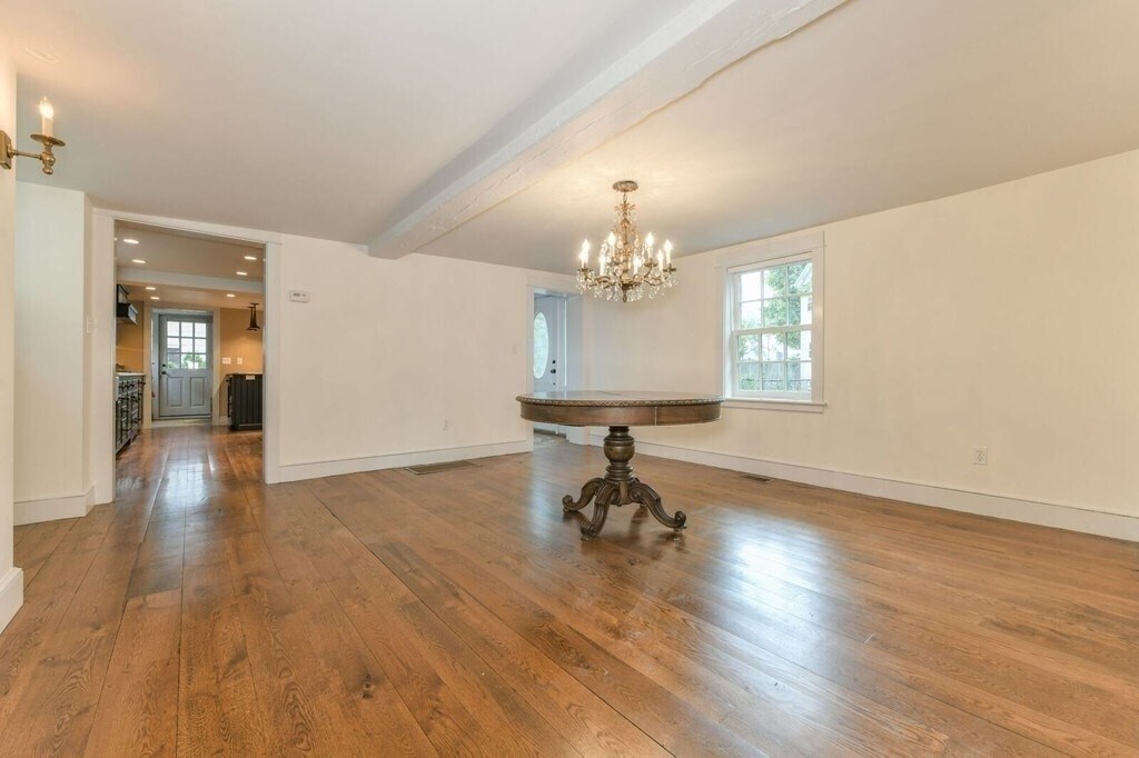 Building Photo - 7 Park Plz