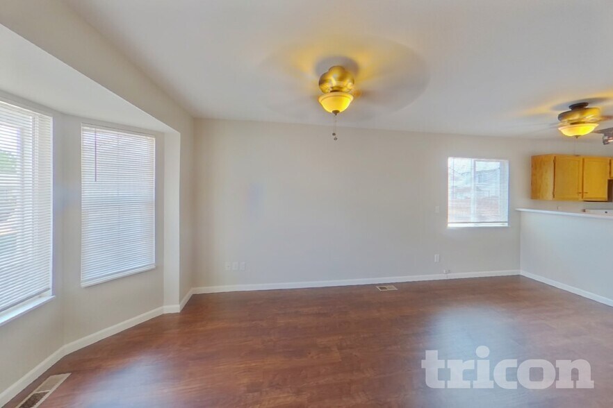 Building Photo - 5696 Preminger Dr