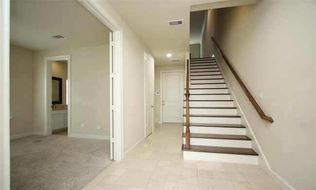 Building Photo - 2027 Fannin Station W