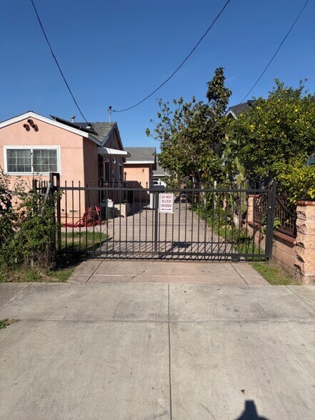 Building Photo - 4131 W 107th St