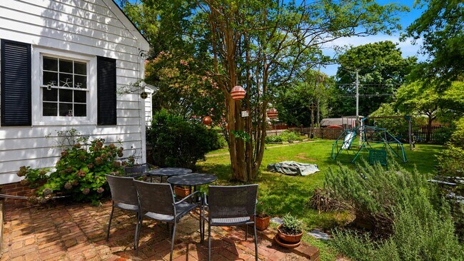Building Photo - Heart of Woodland Heights just blocks from JRPS, Renovated 2BR / 1.5BA home with gardens
