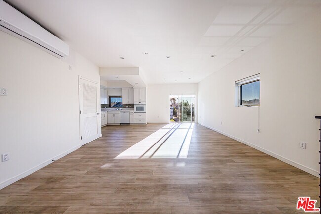 Building Photo - 1187 Crenshaw Blvd