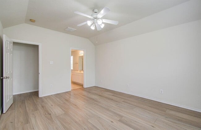 Building Photo - 12026 Parkers Hideaway Dr