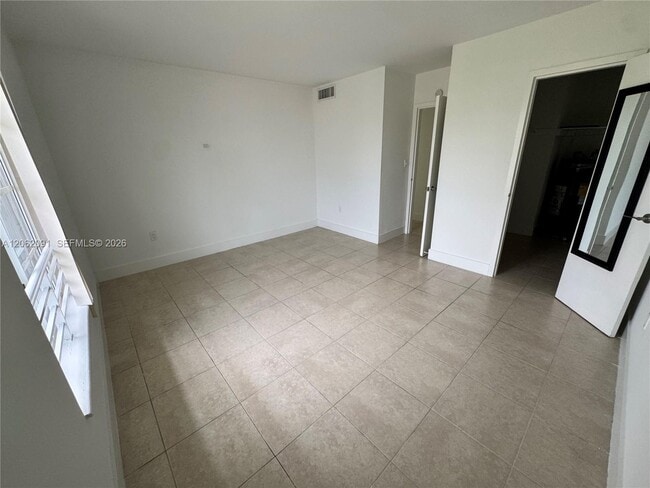 Building Photo - 4900 NW 79th Ave