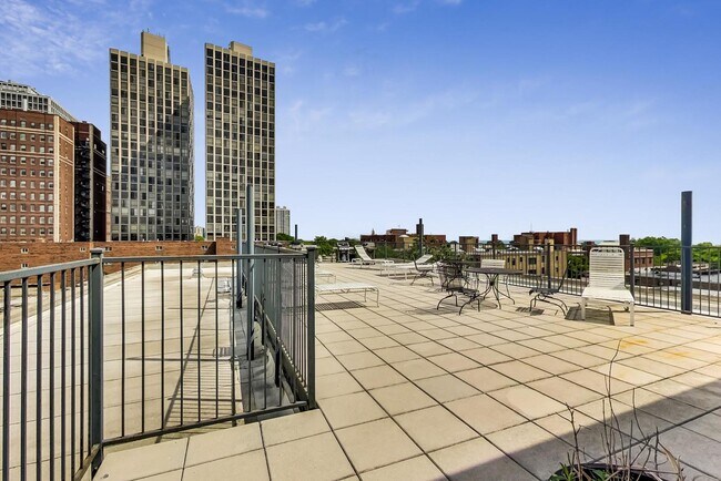 Building Photo - 2300 N Commonwealth Ave