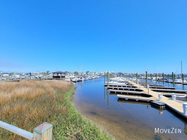Building Photo - 111 Spencer Farlow Dr-