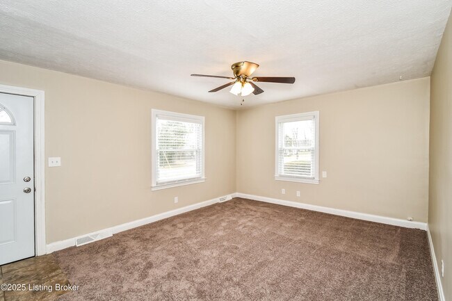 Building Photo - 110 Mills Dr