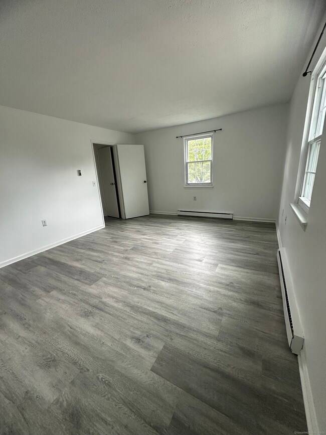 Building Photo - 103 Horse Pond Rd