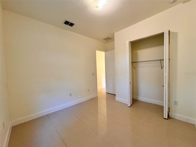 Building Photo - 8227 Vineland Oaks Blvd