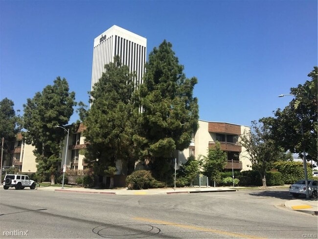 Building Photo - 750 S Spaulding Ave