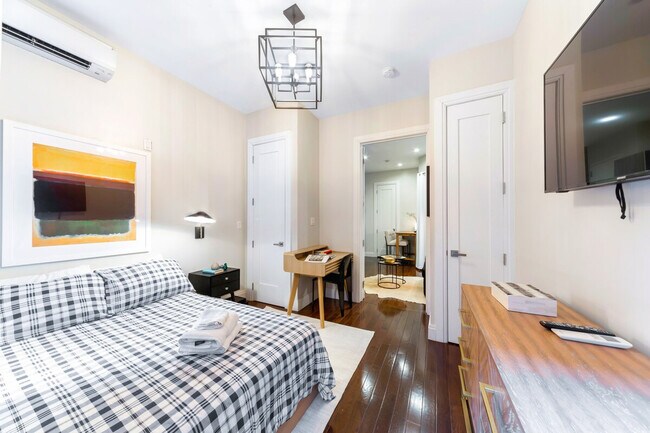 Building Photo - 417 E 61st St