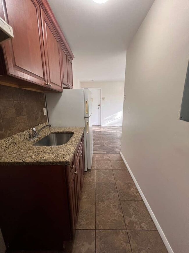 Building Photo - 76 Palisade Ave