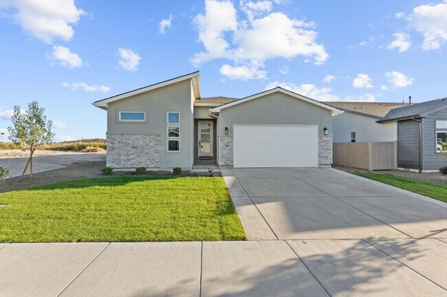 Building Photo - Charming 3 Bed, 2 Bath Home in Nampa, ID with Spacious Layout and Modern Touches!