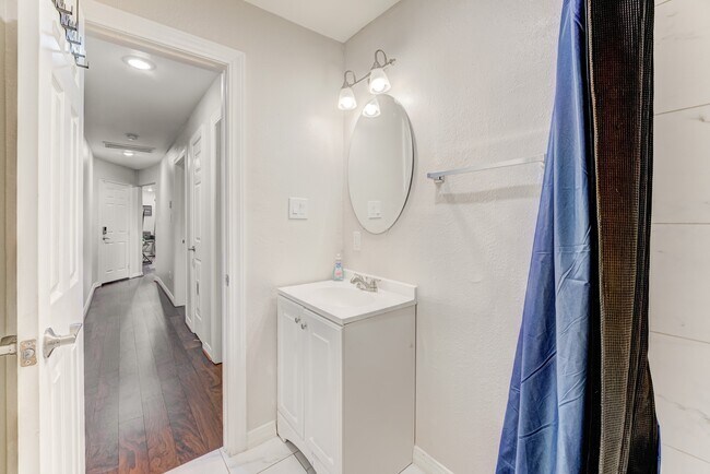 Building Photo - 2720 Truxillo St