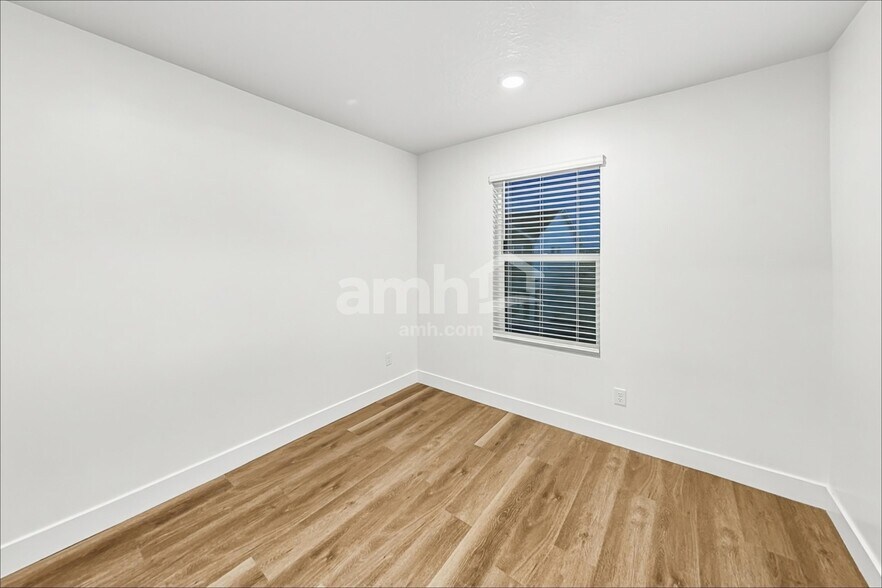 Building Photo - 7691 Castleton Ln